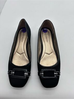 Bandolino Black Womens Square-Toe Flats with Black Buckle Detail NWOT